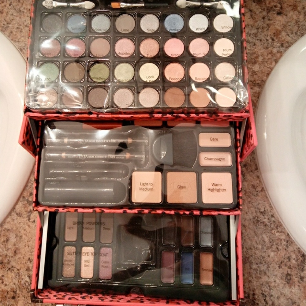 Ulta 70 piece make up collection